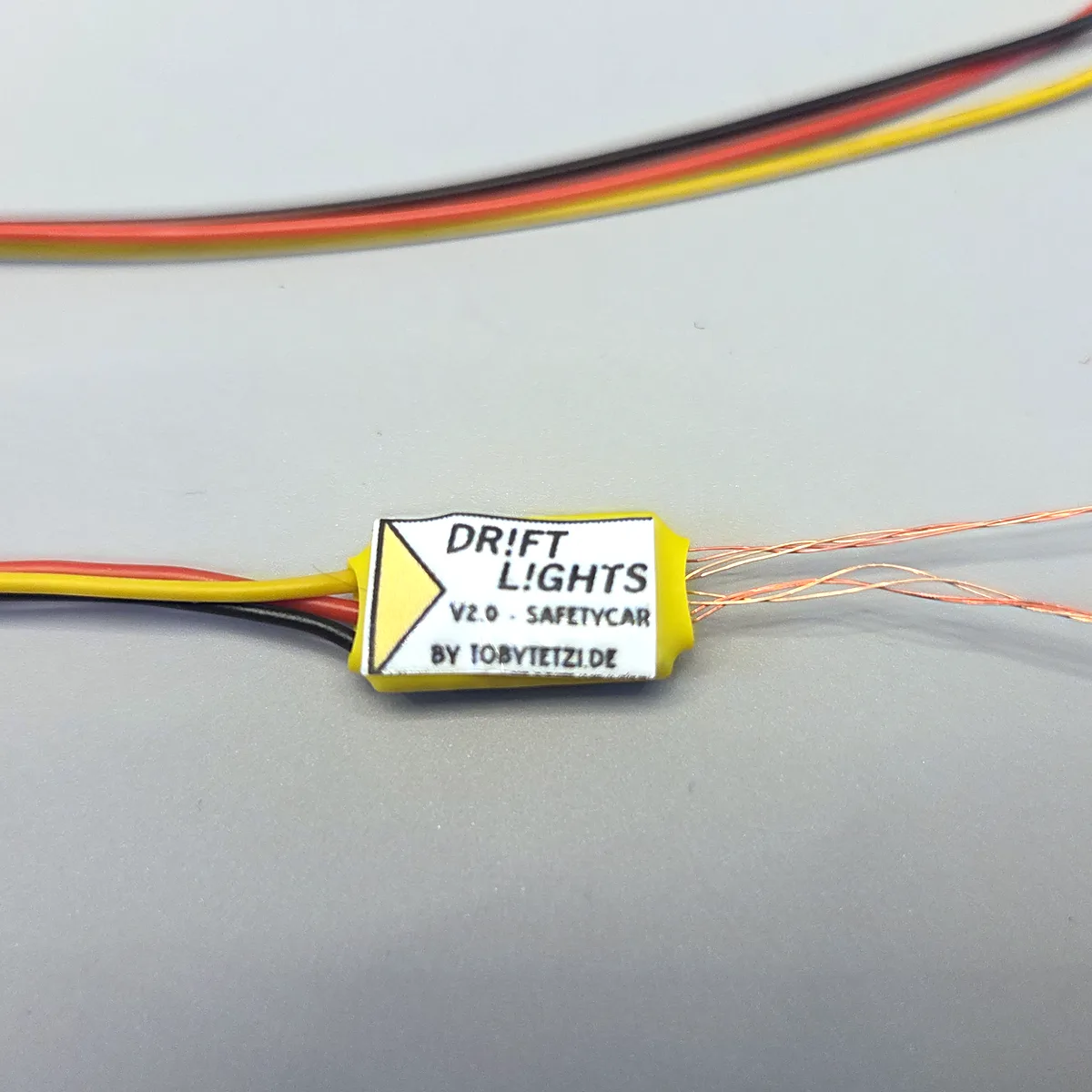 DR!FT L!GHTS v2.0 Elektronik SafetyCar mit Anschlusskabel und LED-Drähten