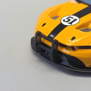 3D-gedruckte Ramme montiert am Carrera HYBRID Ford Mustang